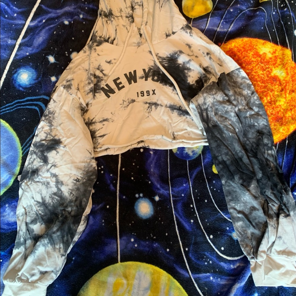 long sleeve black and white cropped hoodie